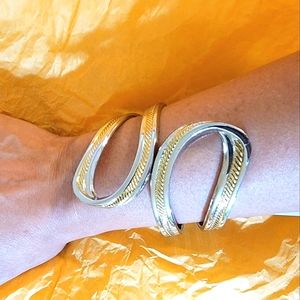 ♦️$6 when Bundled ~ Two-tone Bracelet
